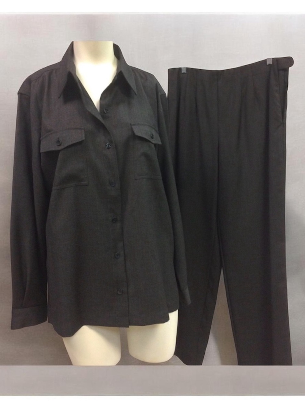 Chicos woman Pant Suit  black Brown size 2